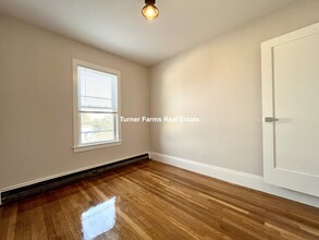 102 Buttonwood St, Unit 3 in Boston, MA - Building Photo - Building Photo