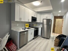 476 Commonwealth Ave in Boston, MA - Building Photo