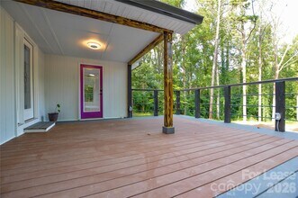 5821 Hornet Dr in Charlotte, NC - Building Photo - Building Photo