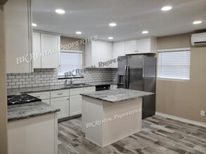 1108 N 3rd St in Silsbee, TX - Building Photo - Building Photo