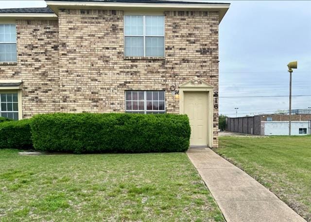 property at 816 Redbud Dr