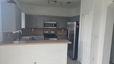 2763 SE 15th Rd in Homestead, FL - Building Photo - Building Photo