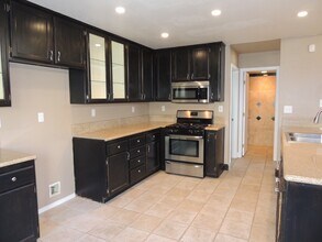 8255 Point Arena Ct in Sacramento, CA - Building Photo - Building Photo