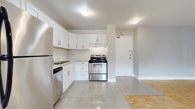385 Gibb St in Oshawa, ON - Building Photo - Building Photo