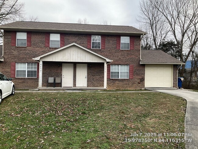 8674 Tervada Dr in Knoxville, TN - Building Photo - Building Photo