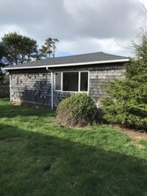 1118 SW Southmayd Ln in Waldport, OR - Foto de edificio - Building Photo
