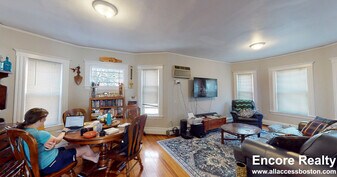 8 Chapman Pl, Unit 3 in Cambridge, MA - Building Photo