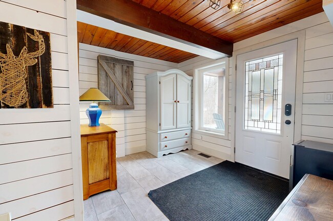 129 James St in Blue Mountains, ON - Building Photo - Building Photo