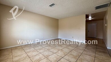 15952 Sequoia St in Hesperia, CA - Building Photo - Building Photo