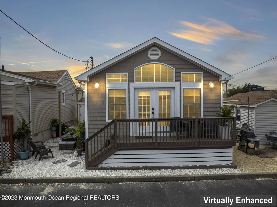 19 1st Ln in Seaside Park, NJ - Building Photo