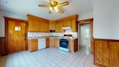 907 New Britain Ave in Hartford, CT - Building Photo - Building Photo