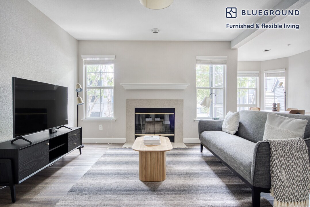 355 N Wolfe Rd-Unit -FL2-ID687 in Sunnyvale, CA - Building Photo