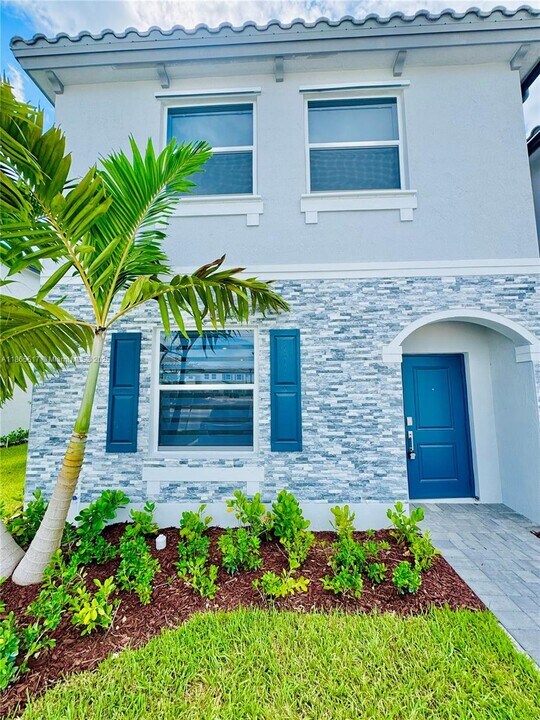 124 SE 10th St in Homestead, FL - Building Photo