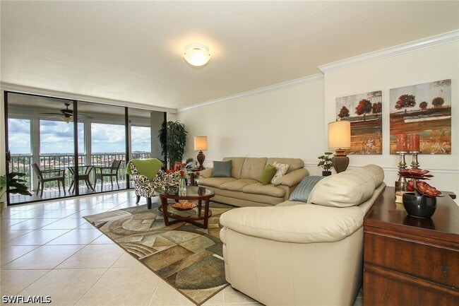 property at 4401 Gulf Shore Blvd N