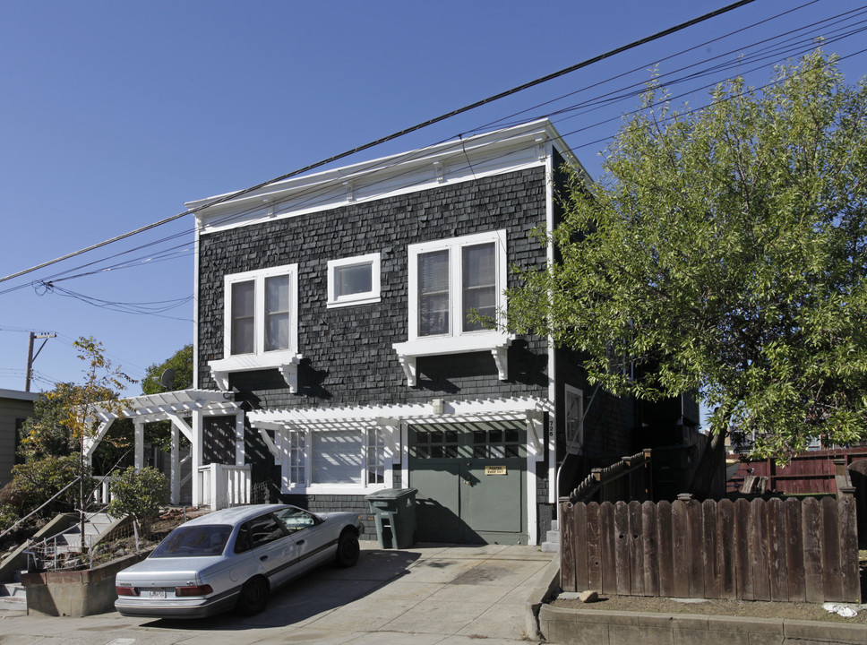 723-725 Santa Clara St in Vallejo, CA - Building Photo