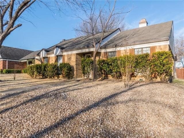 2121 Country Oaks Dr in Garland, TX - Building Photo - Building Photo