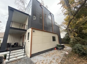 1073 Hemphill Ave NW in Atlanta, GA - Foto de edificio - Building Photo