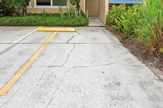 4810 S Dauphin Ave in Tampa, FL - Building Photo - Building Photo