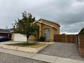 800 Halter Dr SW in Albuquerque, NM - Building Photo - Building Photo