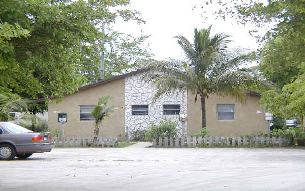 1145-1151 N 18th Ave N in Lake Worth, FL - Building Photo