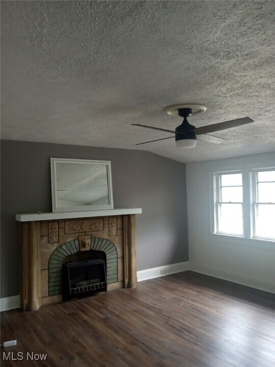 2029 Spring Rd in Cleveland, OH - Building Photo