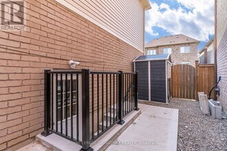 104 Stedford Cres in Brampton, ON - Building Photo - Building Photo