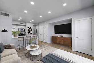 Colonial Court Apartments in Ogden, UT - Building Photo - Building Photo