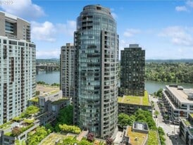 3601 S River Pky, Unit 433 in Portland, OR - Building Photo