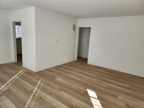 1339 N Vista St in Los Angeles, CA - Building Photo - Building Photo