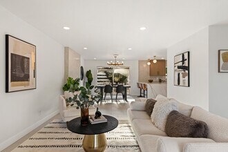 1111 S San Joaquin Dr in Palm Springs, CA - Building Photo - Building Photo