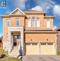 25 Lyle Dr in Clarington, ON - Building Photo