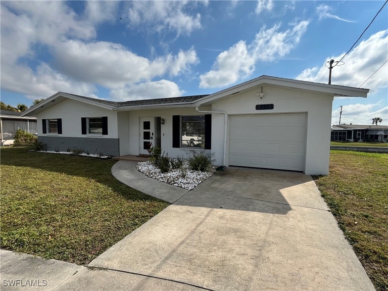 4418 N Atlantic Cir, Unit 108 in North Fort Myers, FL - Building Photo