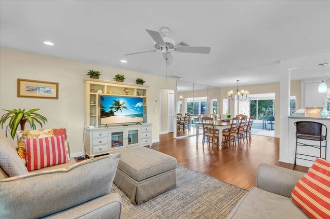 2732 Valencia Dr in Sarasota, FL - Building Photo - Building Photo