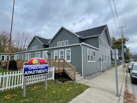 5098 Main St in Onekama, MI - Building Photo