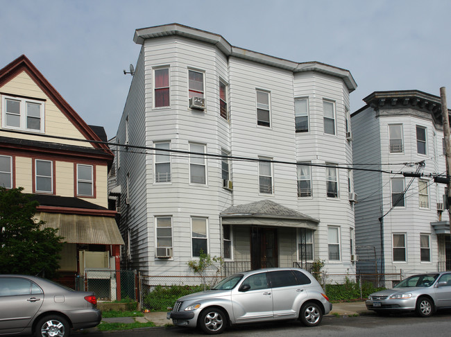 49 Cedar Pl in Yonkers, NY - Building Photo - Building Photo