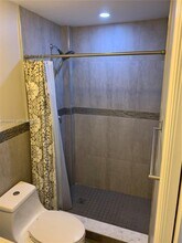 40 Olive Dr in Hialeah, FL - Building Photo - Building Photo