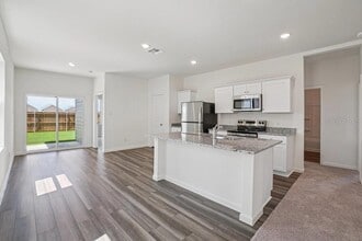 2006 Hemingway Cir in Groveland, FL - Building Photo - Building Photo