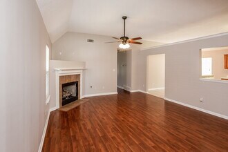 5848 Kayla Dr in Southaven, MS - Foto de edificio - Building Photo