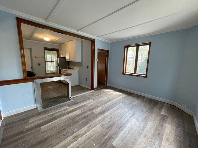 property at 132 E Quincy St