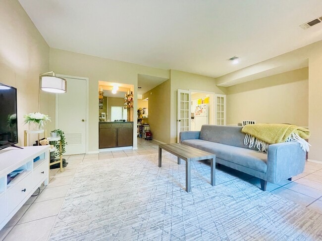 8263 Wednesbury Ln in Houston, TX - Building Photo - Building Photo