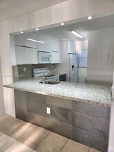 10315 NW 9th St Cir in Miami, FL - Building Photo - Building Photo