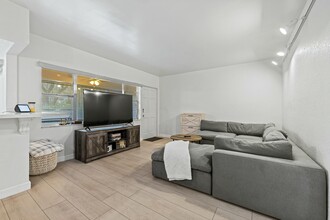 100 Royal Palm Way in Boca Raton, FL - Building Photo - Building Photo