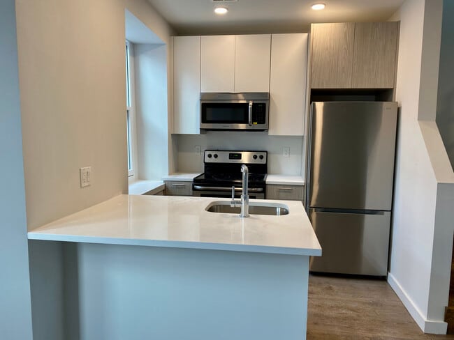 7 Wigglesworth St, Unit 3 in Boston, MA - Building Photo - Building Photo