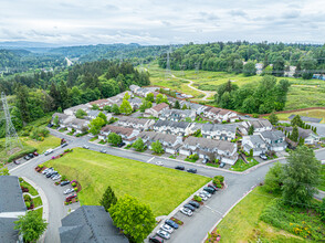 Shadowhawk Condominiums in Renton, WA - Foto de edificio - Building Photo