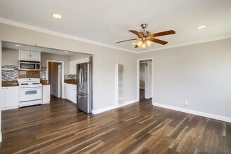 6327 Newsome Dr in San Diego, CA - Building Photo - Building Photo