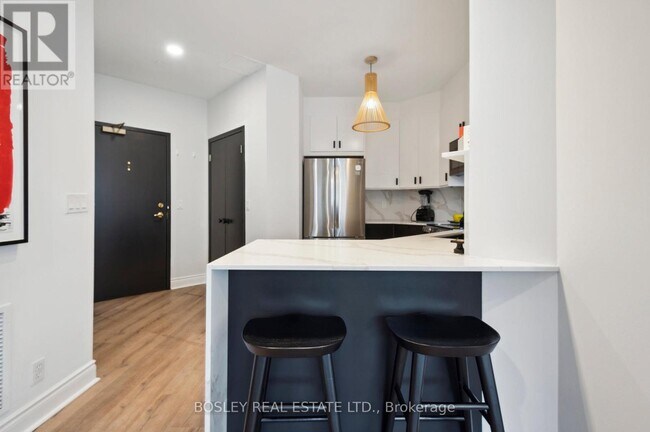 property at 980-980 Yonge St