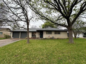 1908 Pompton Dr in Austin, TX - Building Photo