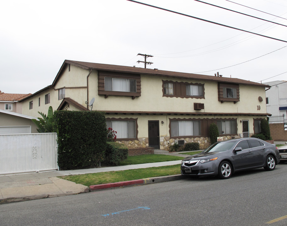 19 S Marengo Ave in Alhambra, CA - Foto de edificio