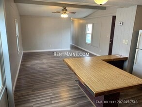 681 Main Rd N in Hampden, ME - Foto de edificio - Building Photo