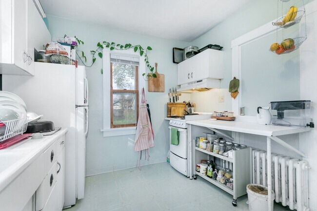 2446 E Johnson St-Unit -1 in Madison, WI - Building Photo - Building Photo